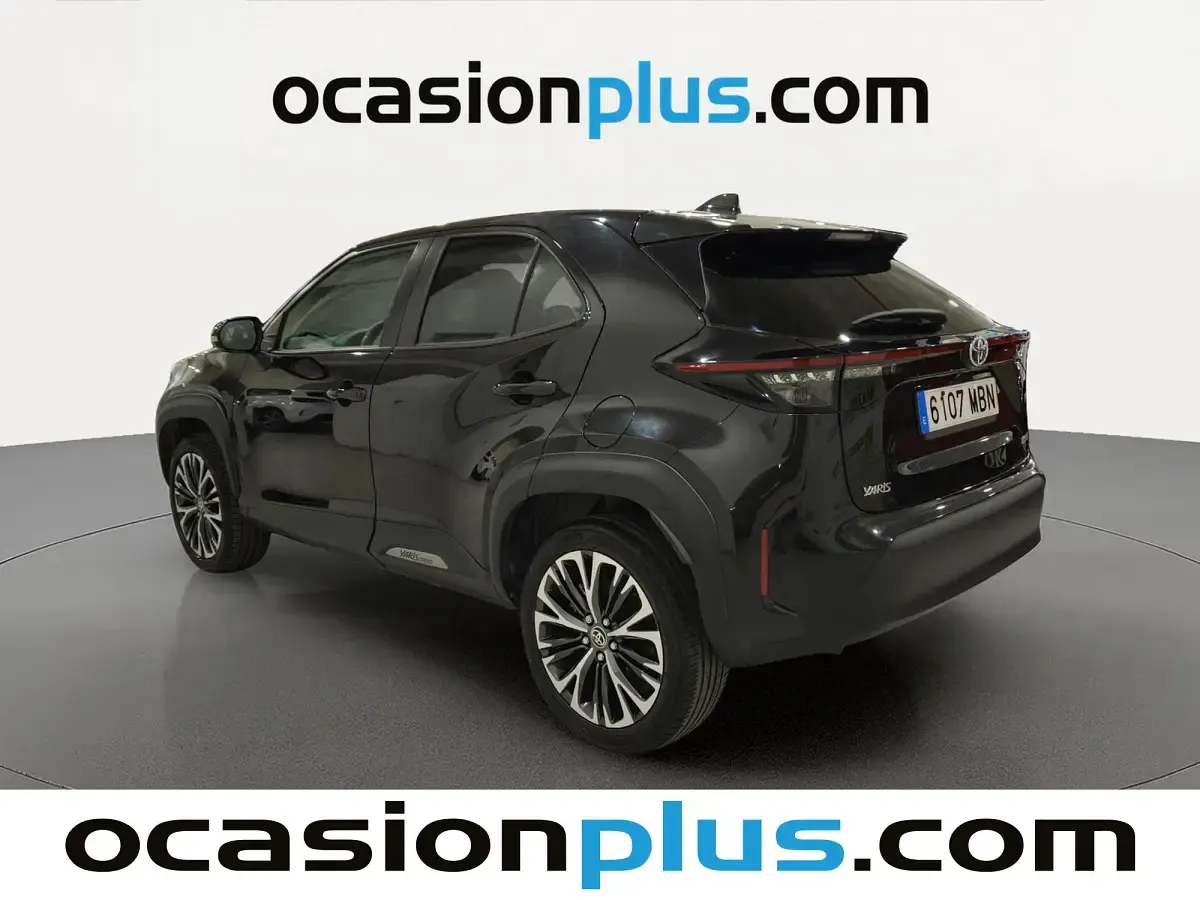 Używany Toyota Yaris Hybrid Plus 116 KM (85 kW) 2022 Czarny SUV
