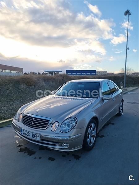 Beige Usado 2005 Mercedes E320 Elegance Berlina | 3950 € (Super precio) - Imagen 1/4