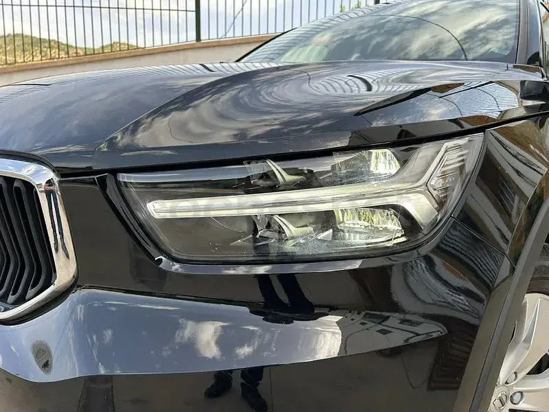Usado Volvo XC40 150 CV (110 kW) 2020 Negro SUV