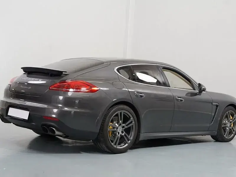 Usado Porsche Panamera Executive 420 CV (308 kW) 2013 Beige Utilitario