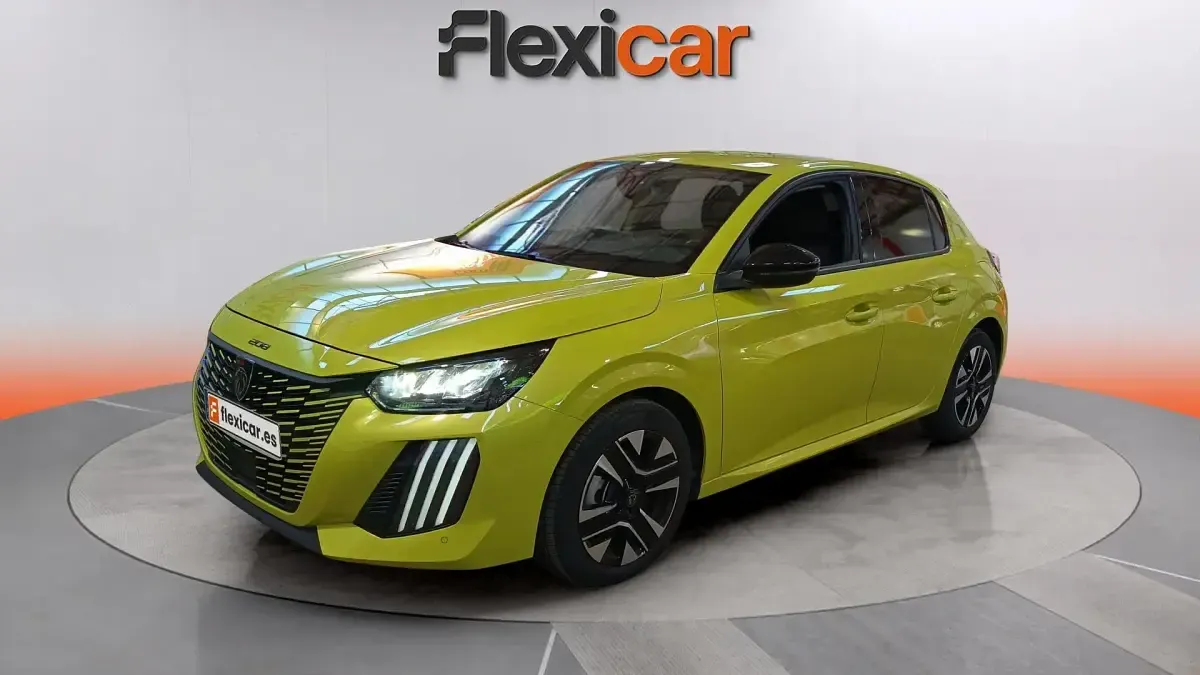 Usado Peugeot 208 Allure 101 CV (74 kW) 2025 Verde Utilitario