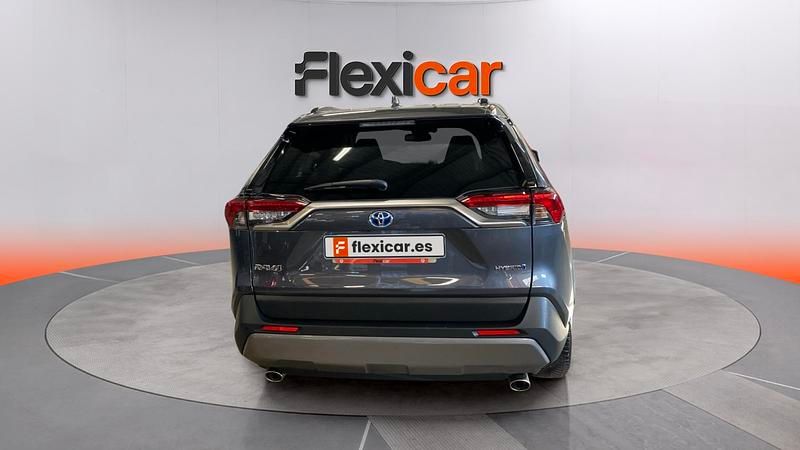 Używany Toyota RAV4 Hybrid Advance 218 KM (160 kW) 2021 Szary SUV
