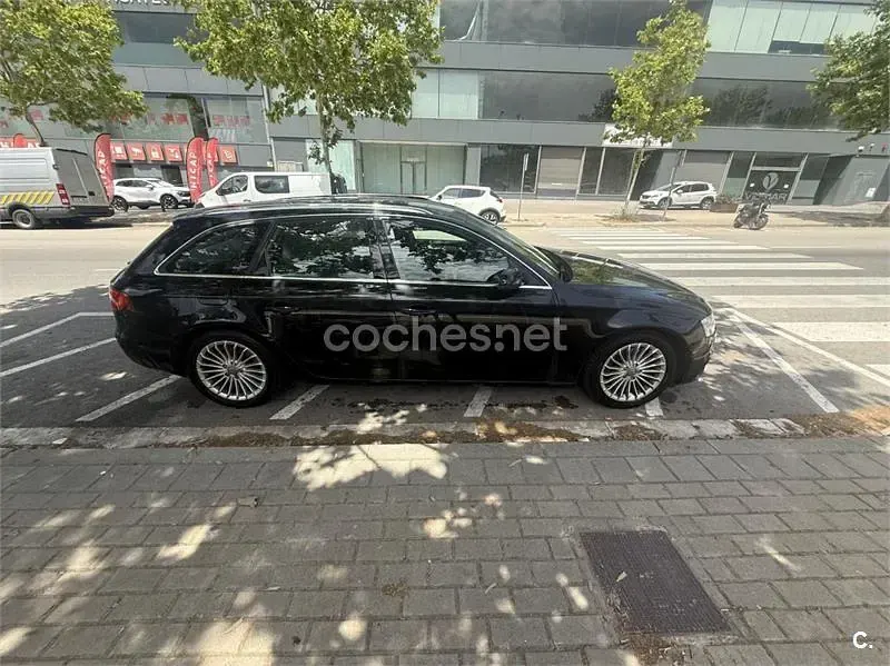 Usado Audi A4 163 CV (119 kW) 2012 Negro Familiar