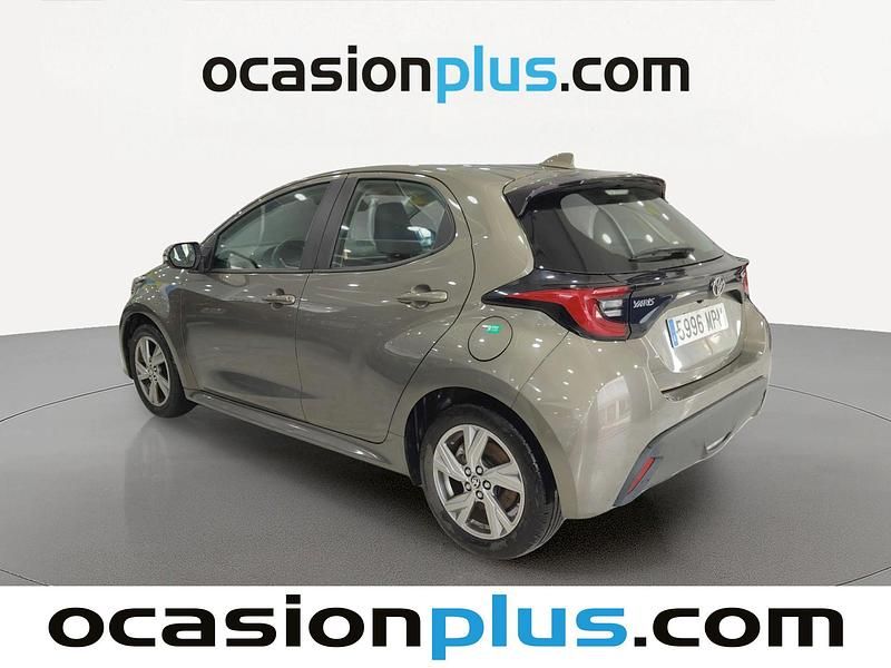 Usado Toyota Yaris Active 116 CV (85 kW) 2024 Gris Utilitario