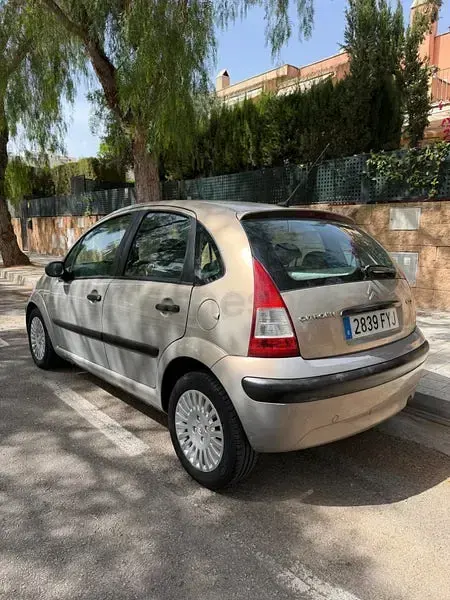 Usado Citroën C3 92 CV (67 kW) 2007 Beige Berlina
