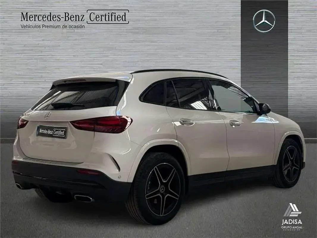 Usado Mercedes GLA200 150 CV (110 kW) 2025 SUV