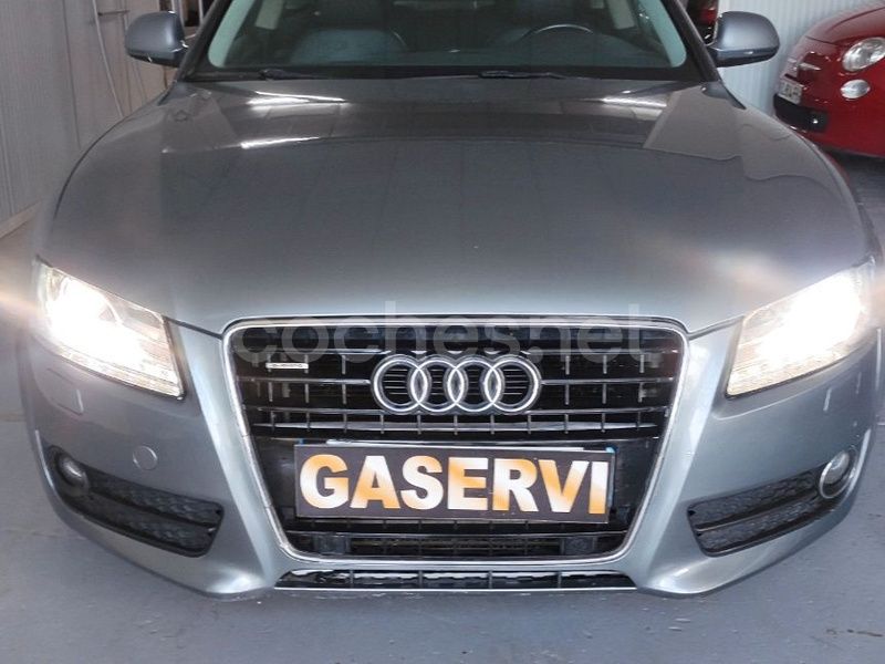 Gris / plata Usado 2009 Audi A5 Coupe | 8999 € (Buen precio) - Imagen 1/4