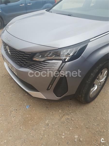 Usado Peugeot 3008 Active 130 CV (95 kW) 2022 Gris / plata SUV