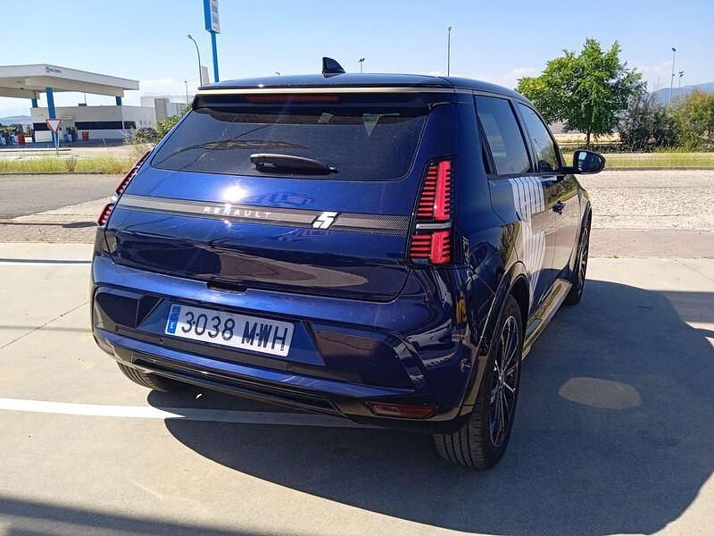 Usado Renault R5 Iconic 110 kW (150 CV) 2024 Azul Utilitario