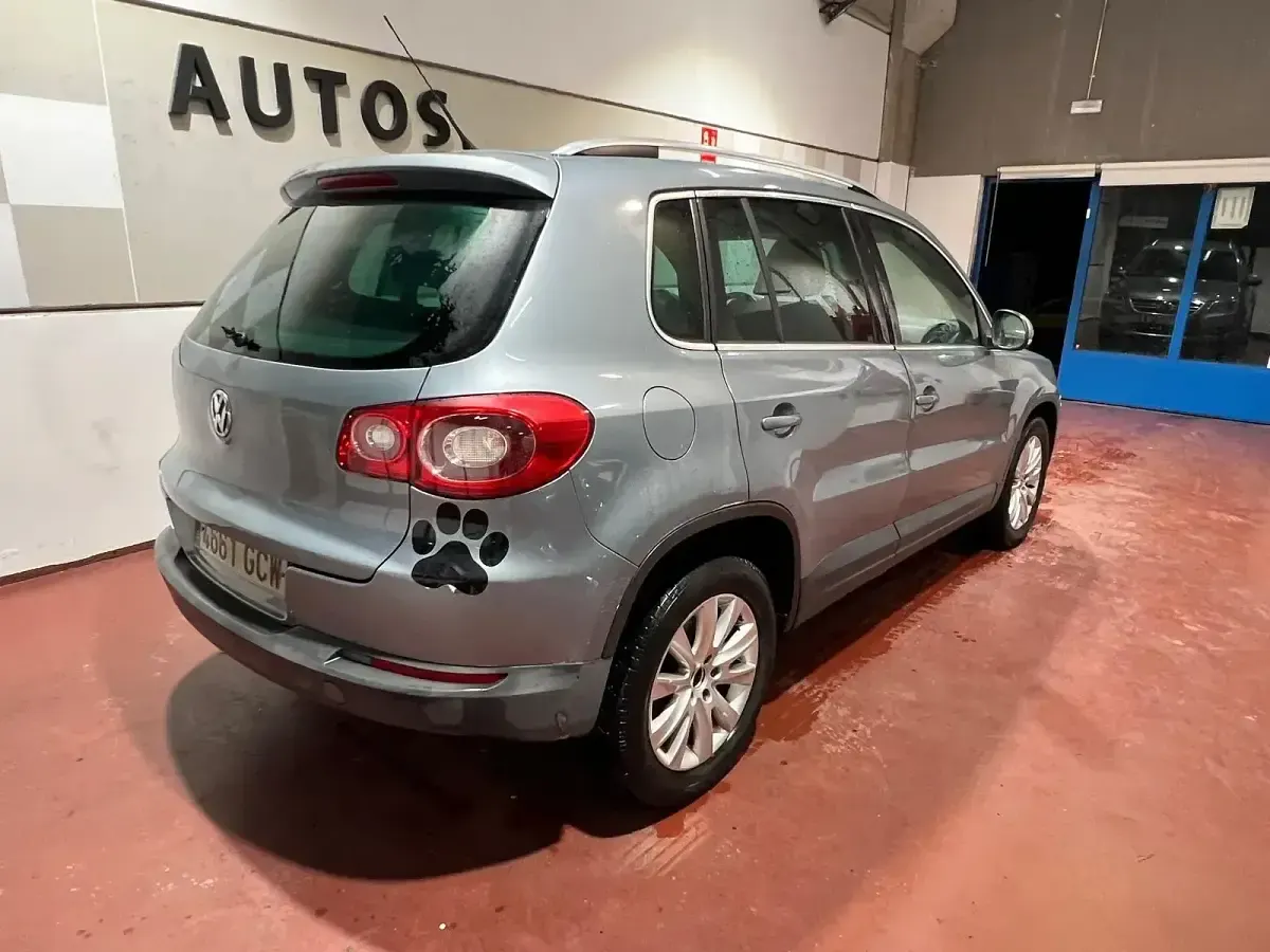 Używany VW Tiguan 140 KM (102 kW) 2008 Szary SUV
