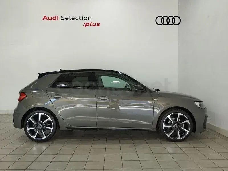 Usado Audi A1 Sportback Black Edition 116 CV (85 kW) 2025 Gris Utilitario