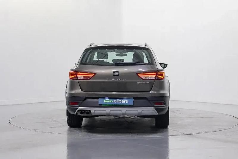 Käytetty Seat Leon FR 184 HP (135 kW) 2015 Harmaa Katumaasturi
