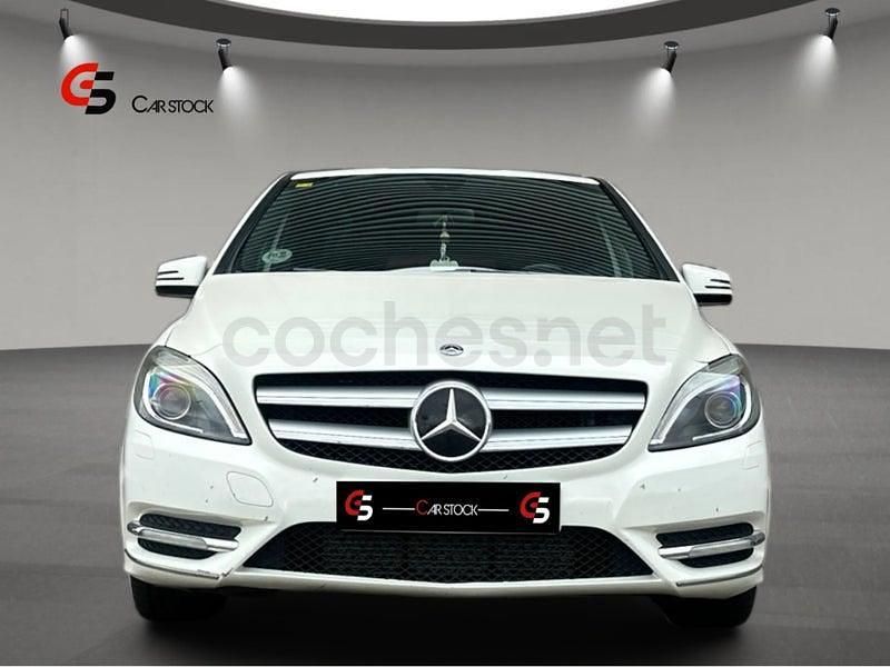 Usado Mercedes B180 109 CV (80 kW) 2012 Blanco Monovolumen