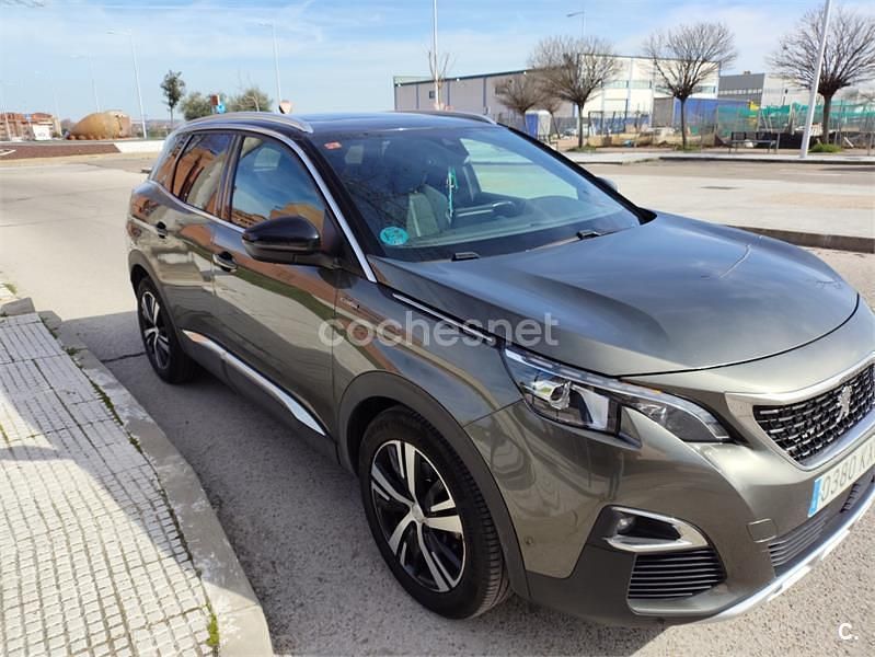 Usado Peugeot 3008 GT-line 130 CV (95 kW) 2019 Gris / plata SUV