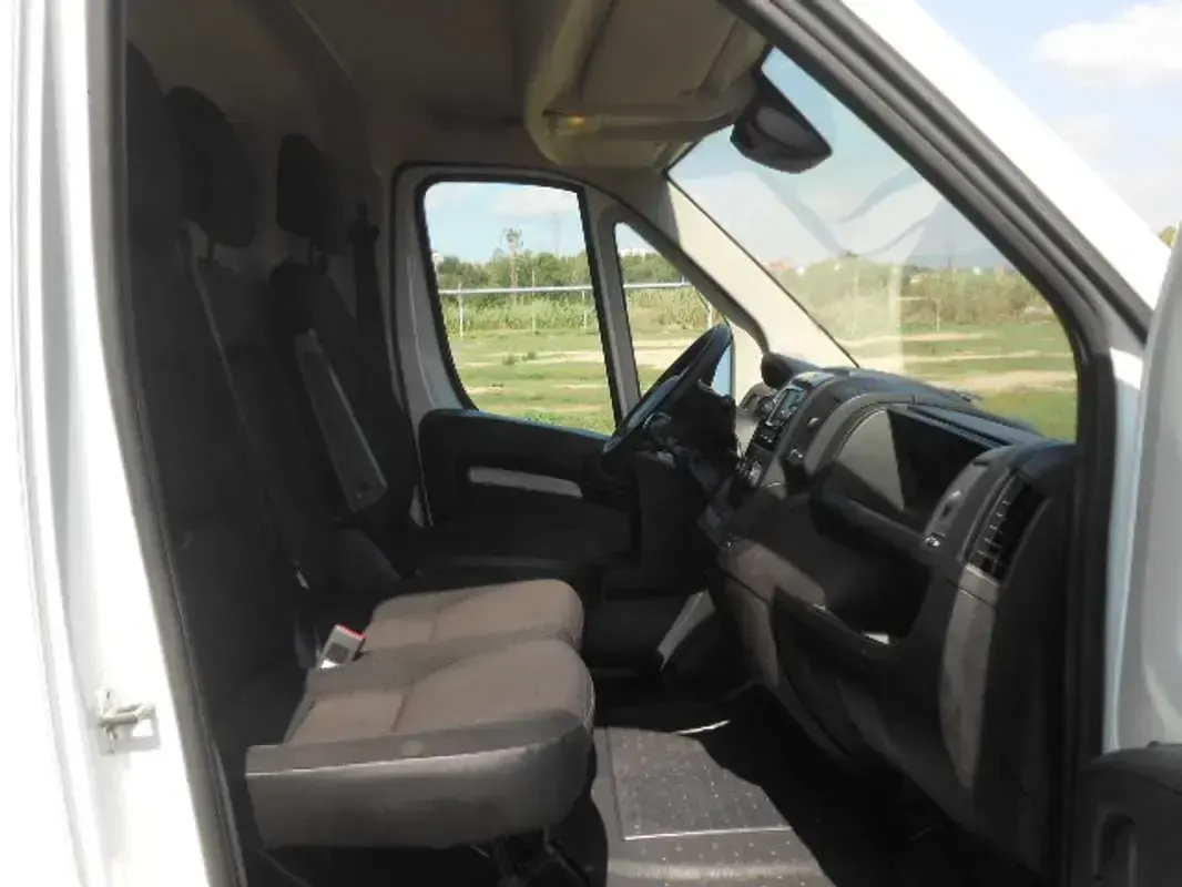 Usado Peugeot Boxer S 120 CV (88 kW) 2020 Blanco Van