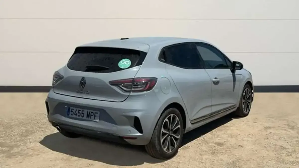 Usado Renault Clio V Techno 90 CV (66 kW) 2024 Gris Berlina