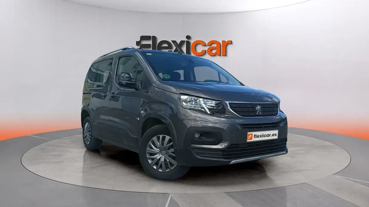 Käytetty Peugeot Rifter Allure 131 HP (96 kW) 2022 Tila-auto