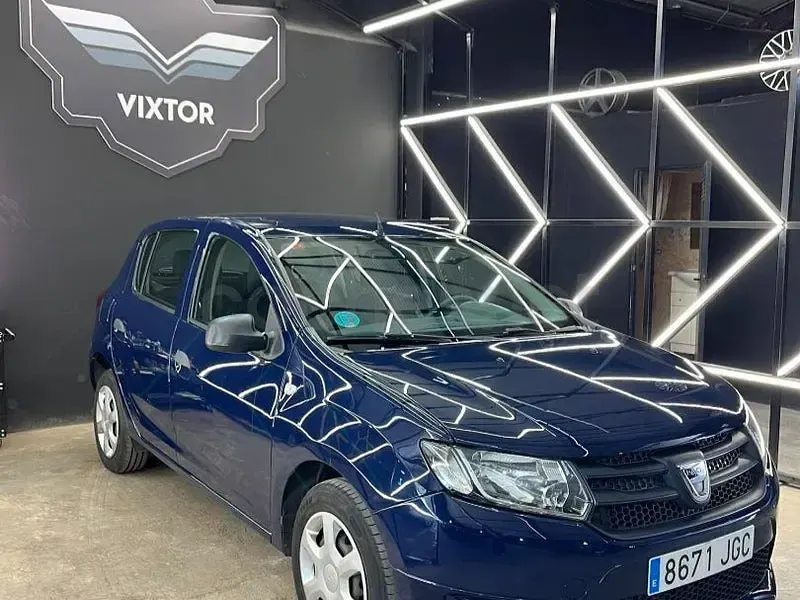 Usado Dacia Sandero Base 75 CV (55 kW) 2015 Azul Berlina