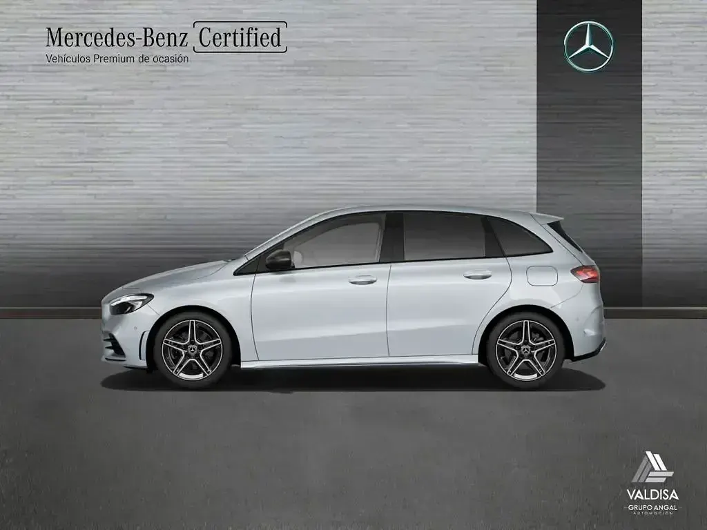 Usado Mercedes E250 AMG line 218 CV (160 kW) 2024 Plateado Monovolumen