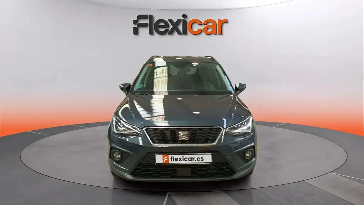 Usado Seat Arona Ecomotive 95 CV (69 kW) 2019 Gris SUV