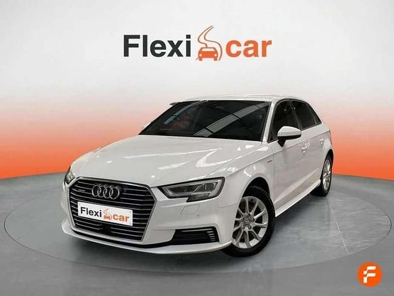 Usado Audi A3 Sportback e-tron Sport 204 CV (150 kW) 2017 Blanco Utilitario