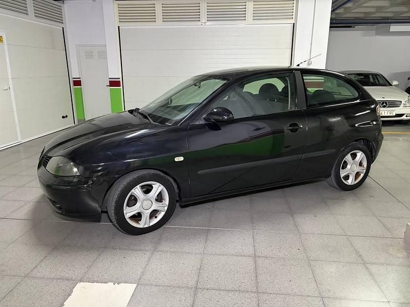 Negro Usado 2006 Seat Ibiza Reference Utilitario | 2900 € (Precio justo) - Imagen 1/4