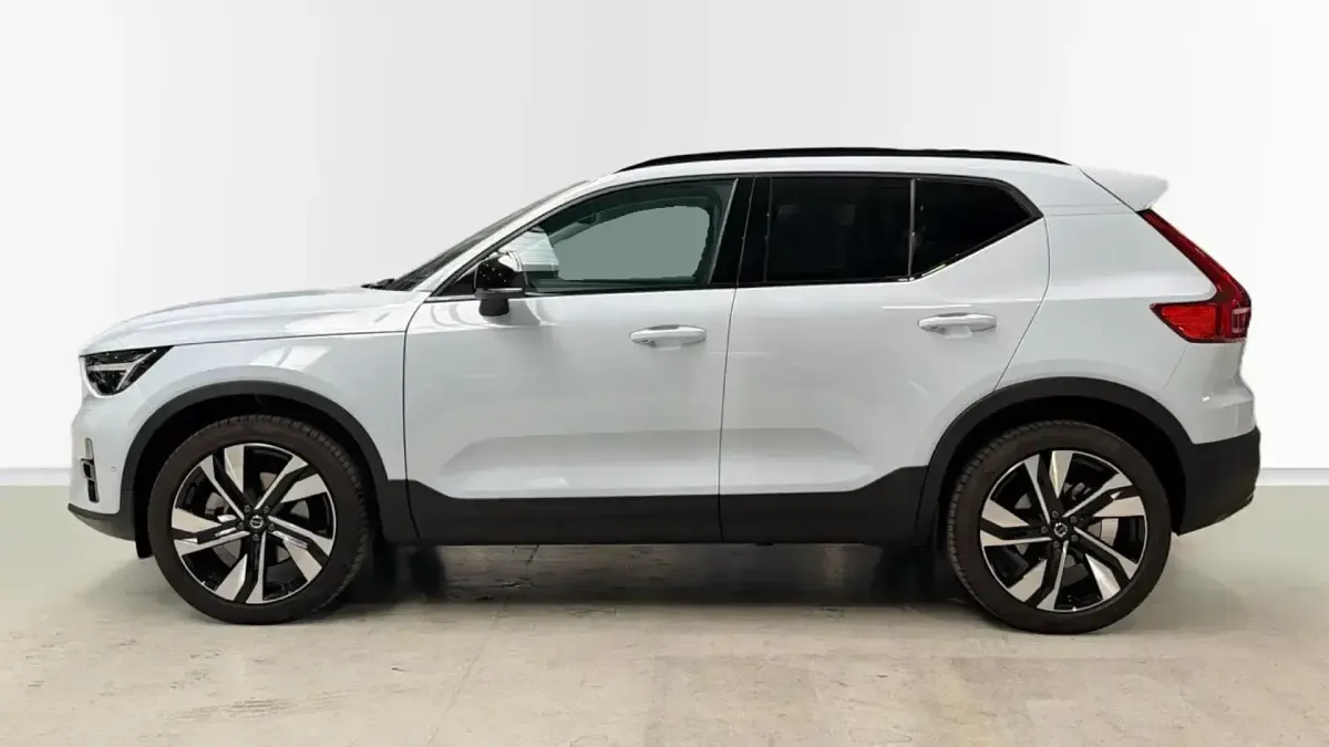 Usado Volvo XC40 Ultra 163 CV (119 kW) 2024 Azul SUV