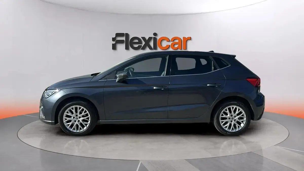 Usado Seat Ibiza XCELLENCE 116 CV (85 kW) 2024 Gris Utilitario