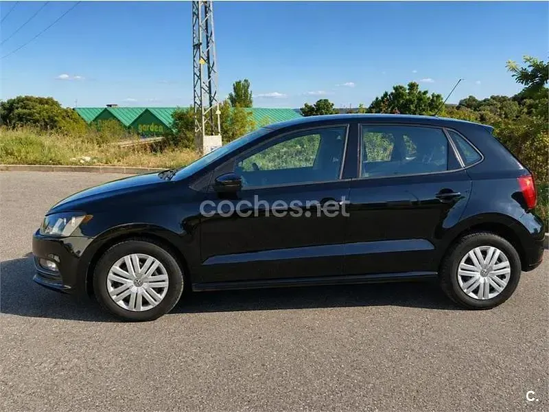 Usado VW Polo Edition 75 CV (55 kW) 2016 Negro Berlina