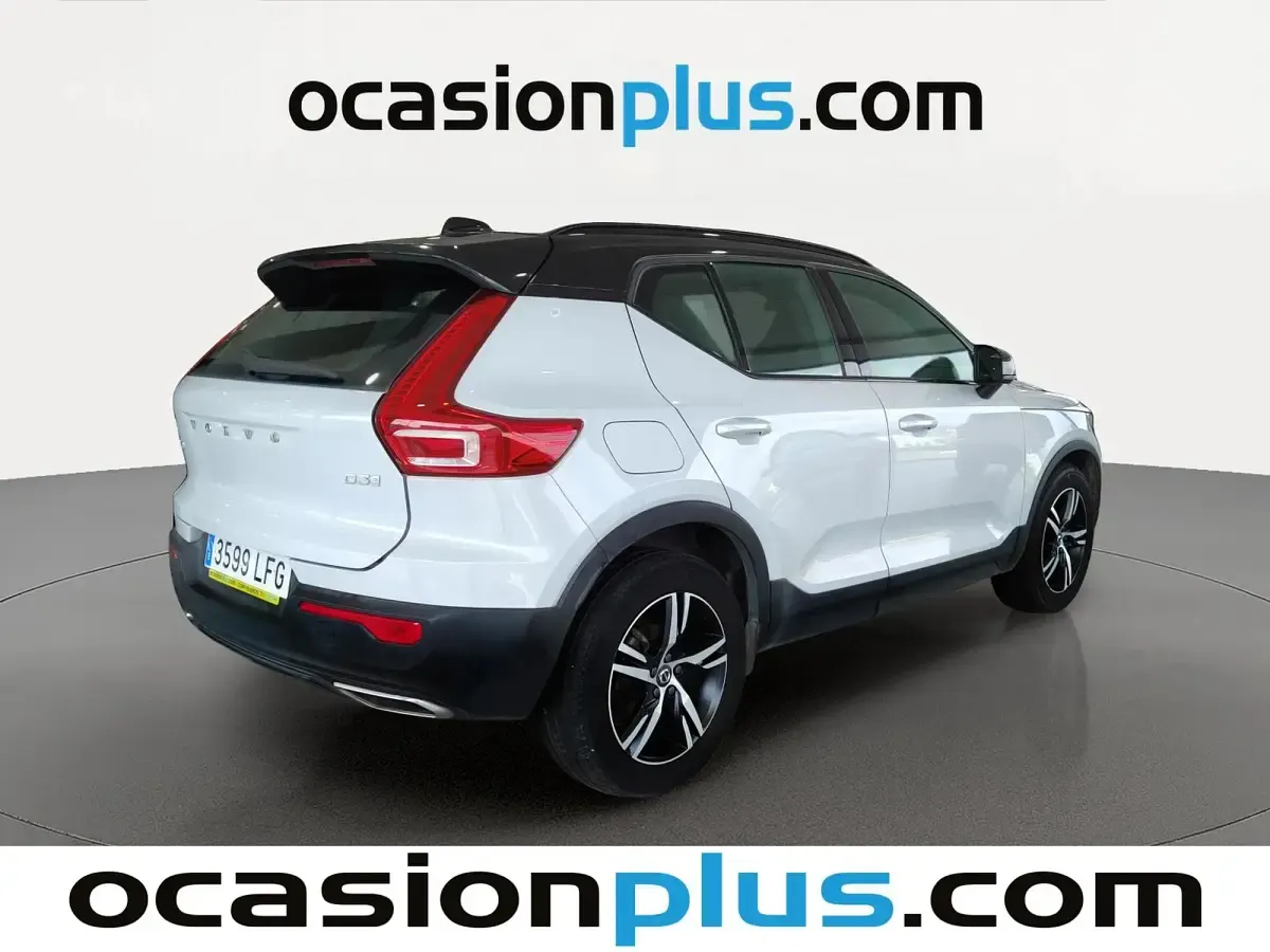 Usado Volvo XC40 R-Design 150 CV (110 kW) 2020 Gris plata SUV