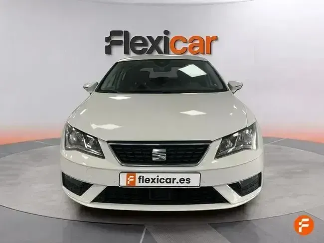 Usado Seat Leon Style 115 CV (84 kW) 2019 Blanco