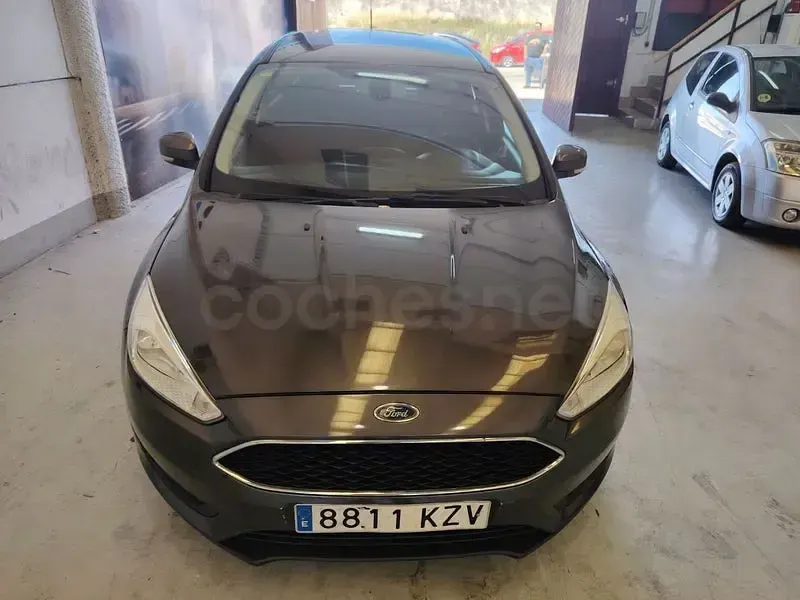 Usado Ford Focus Titanium 115 CV (84 kW) 2014 Negro Familiar