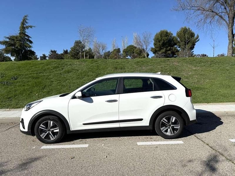 Usado Kia Niro 141 CV (103 kW) 2021 Blanco SUV