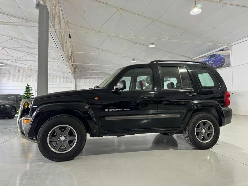 Usado Jeep Cherokee Sport 143 CV (105 kW) 2005 Negro SUV