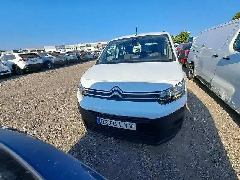 Usado Citroën Berlingo Live 102 CV (75 kW) 2022 Blanco Monovolumen