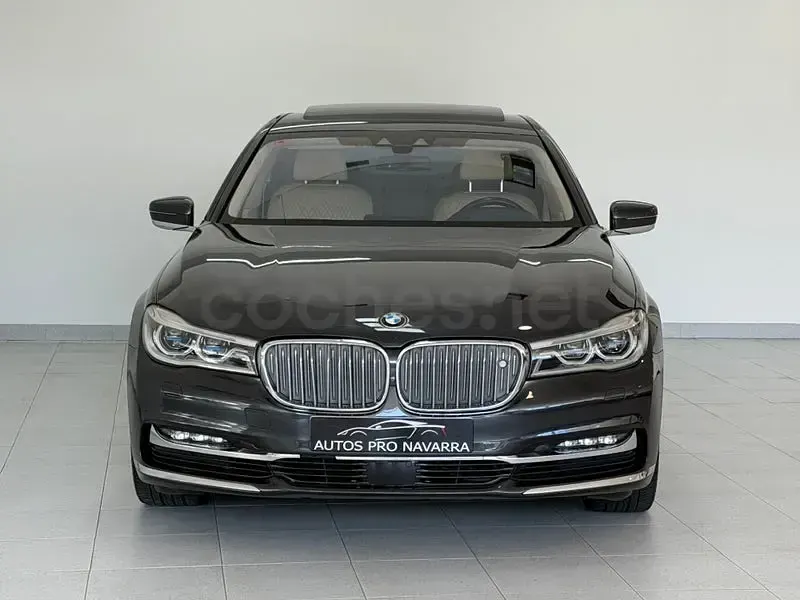 Usado BMW 740 Comfort Edition 313 CV (230 kW) 2016 Gris / plata Berlina
