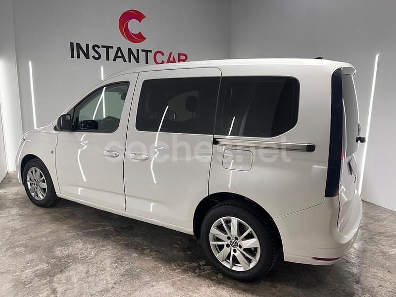 Usado VW Caddy Beach 102 CV (75 kW) 2021 Blanco Monovolumen