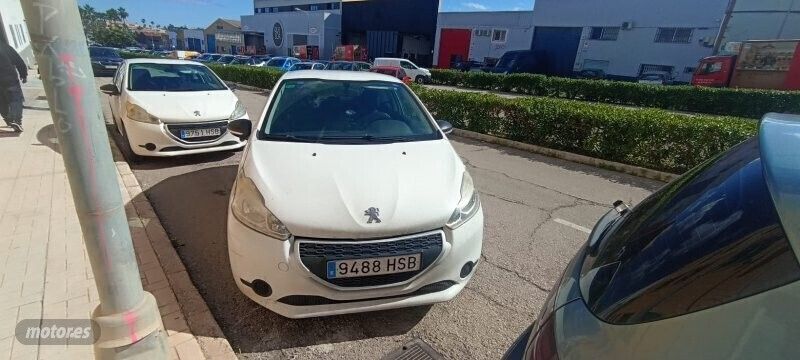 Blanco Usado 2013 Peugeot 208 Access Utilitario | 3000 € - Imagen 1/4