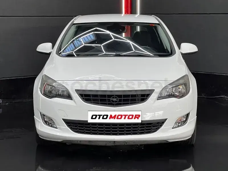 Usado Opel Astra Sport 140 CV (102 kW) 2010 Blanco Berlina