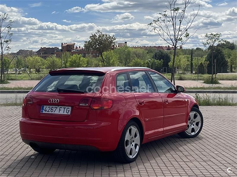 Usado Audi A3 Attraction 140 CV (102 kW) 2007 Rojo Utilitario