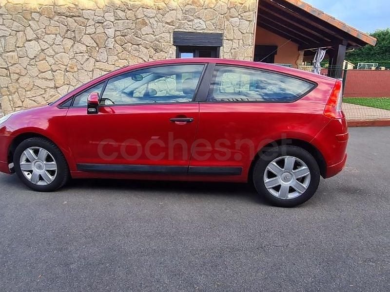 Usado Citroën C4 110 CV (80 kW) 2007 Rojo Berlina
