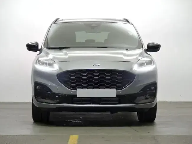 Usado Ford Kuga ST-Line X 150 CV (110 kW) 2023 Gris SUV