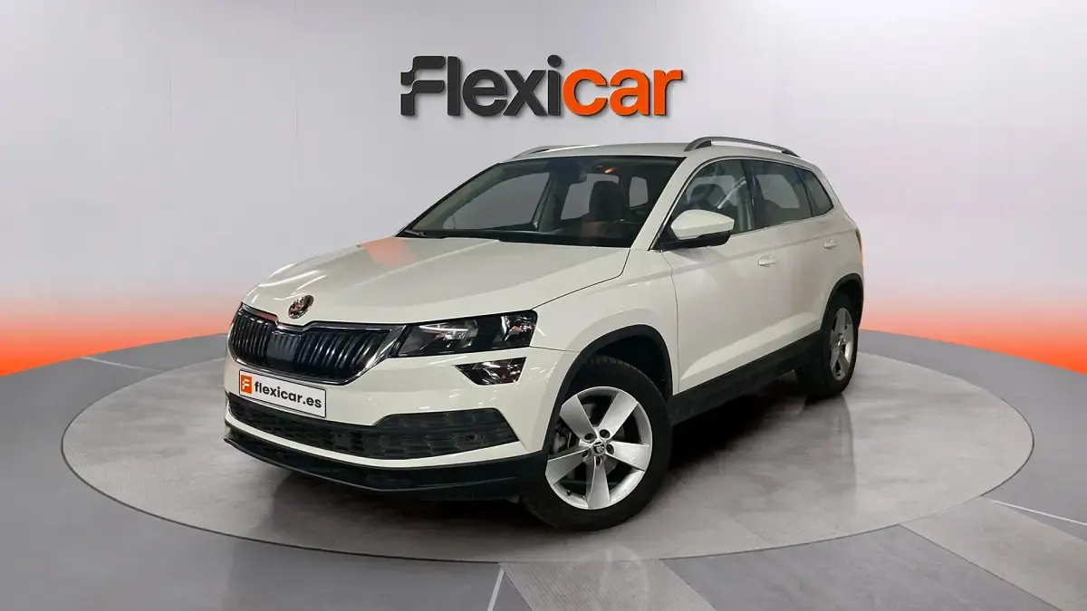 Usado Skoda Karoq Ambition 150 CV (110 kW) 2022 Blanco SUV