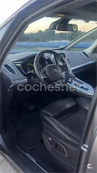 Usado Renault Espace Initiale 160 CV (117 kW) 2015 Gris / plata Monovolumen