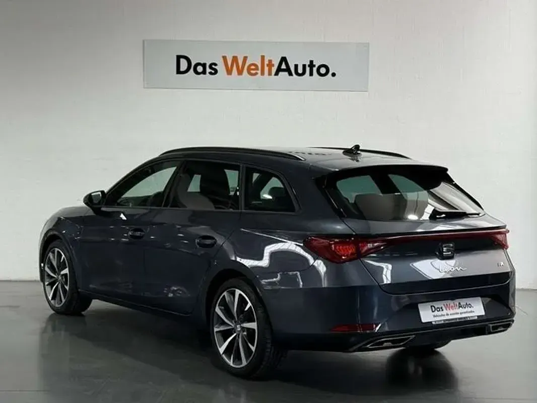 Usado Seat Leon ST FR 150 CV (110 kW) 2025 Gris Familiar
