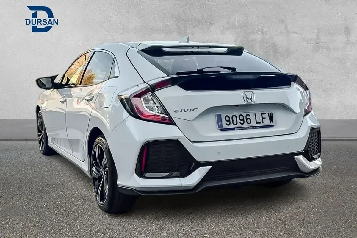 Usado Honda Civic Elegance 126 CV (92 kW) 2020 Blanco Berlina