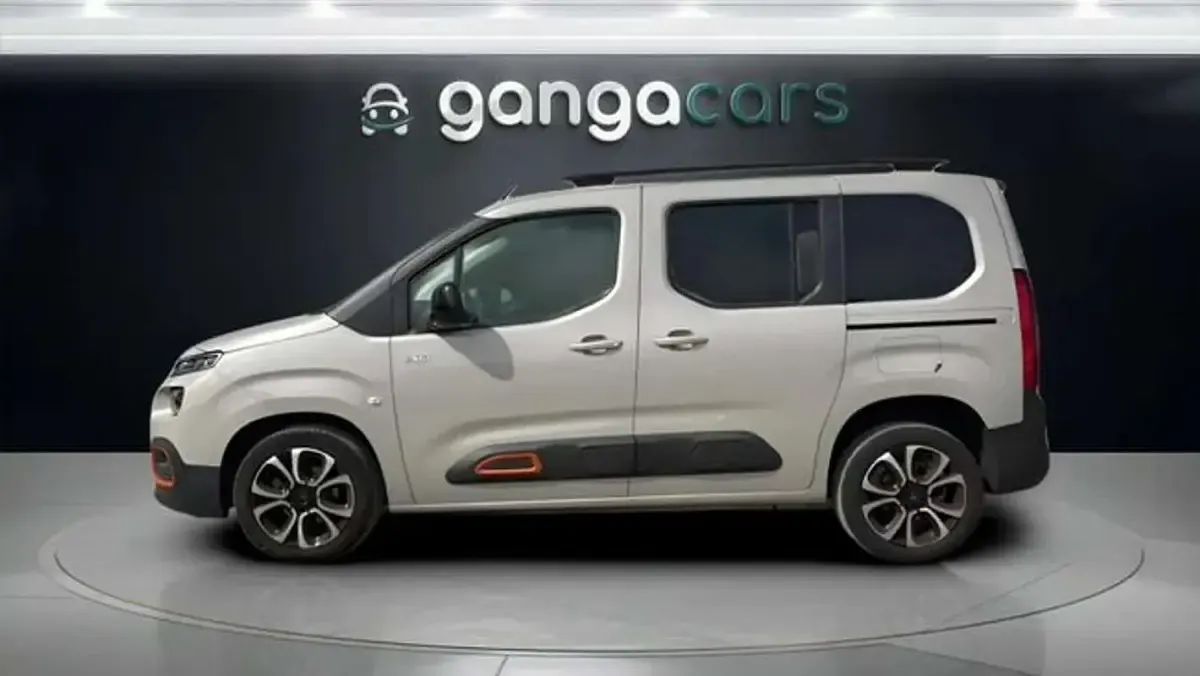 Usado Citroën Berlingo Feel 102 CV (75 kW) 2022 Gris Monovolumen
