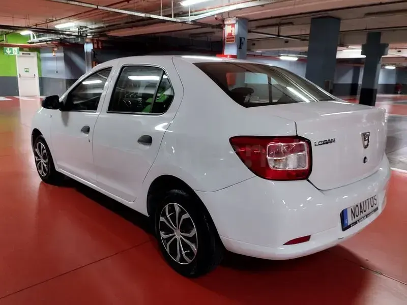 Käytetty Dacia Logan Ambiance 75 HP (55 kW) 2013 Valkoinen Sedan