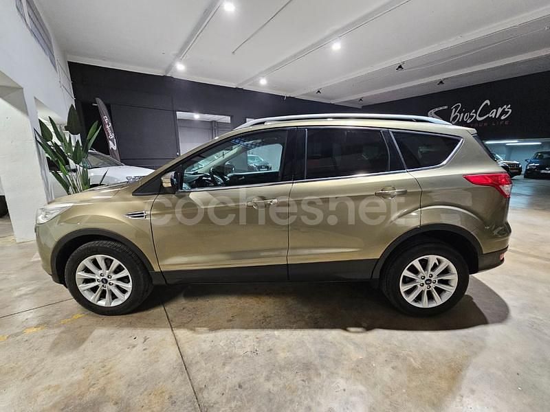 Usado Ford Kuga Titanium 120 CV (88 kW) 2015 Beige SUV
