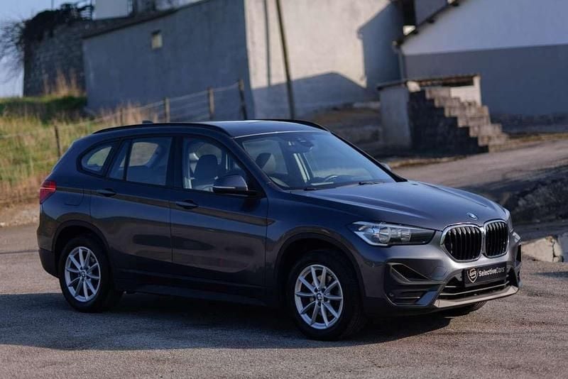 Usado BMW X1 Comfort Edition 150 CV (110 kW) 2020 Gris SUV